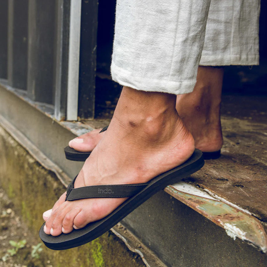 Indosole Men’s Flip Flops - Black