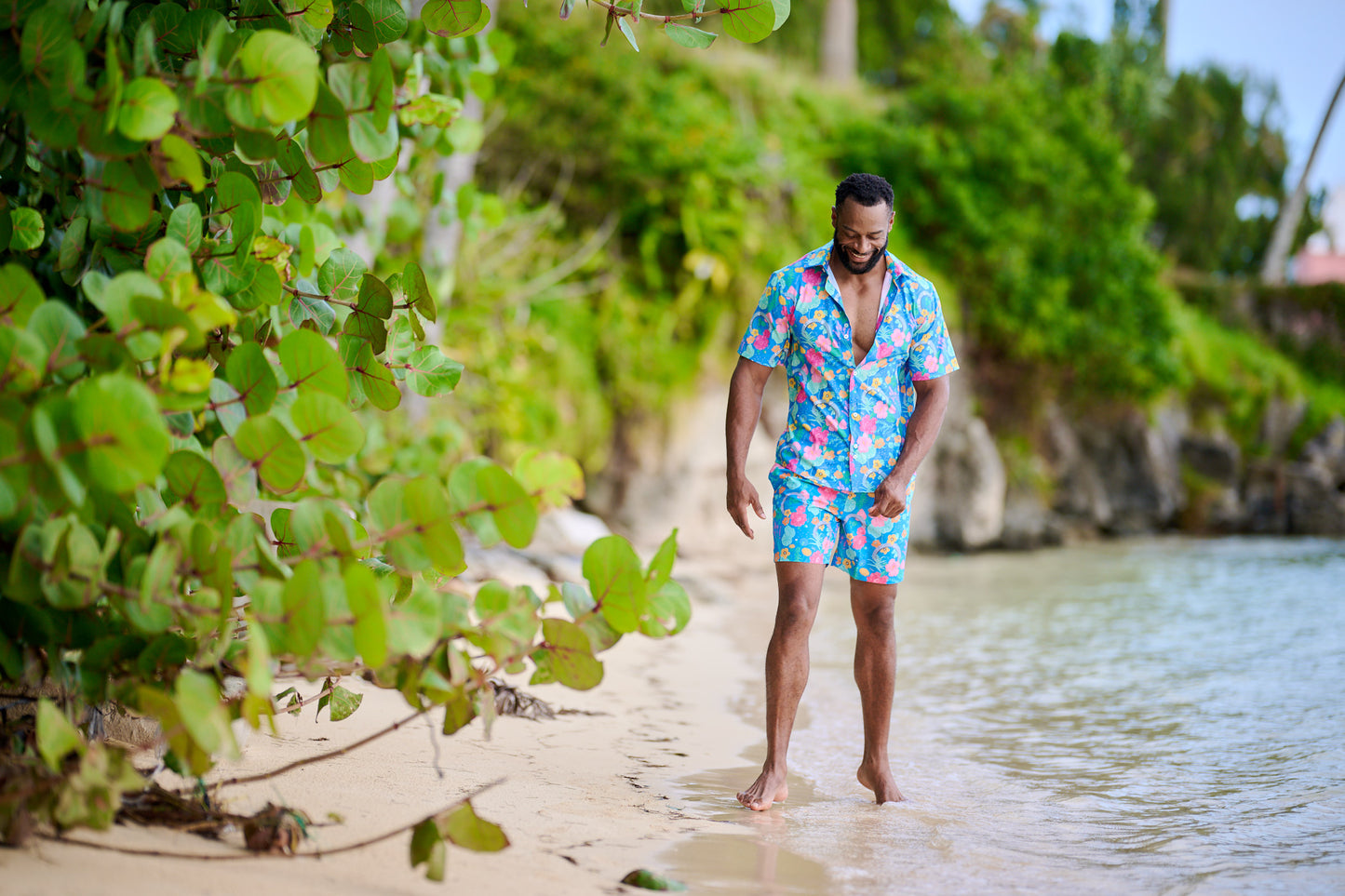 TABS Men's Short Sleeve Performance Shirt - Flowers & Moongate