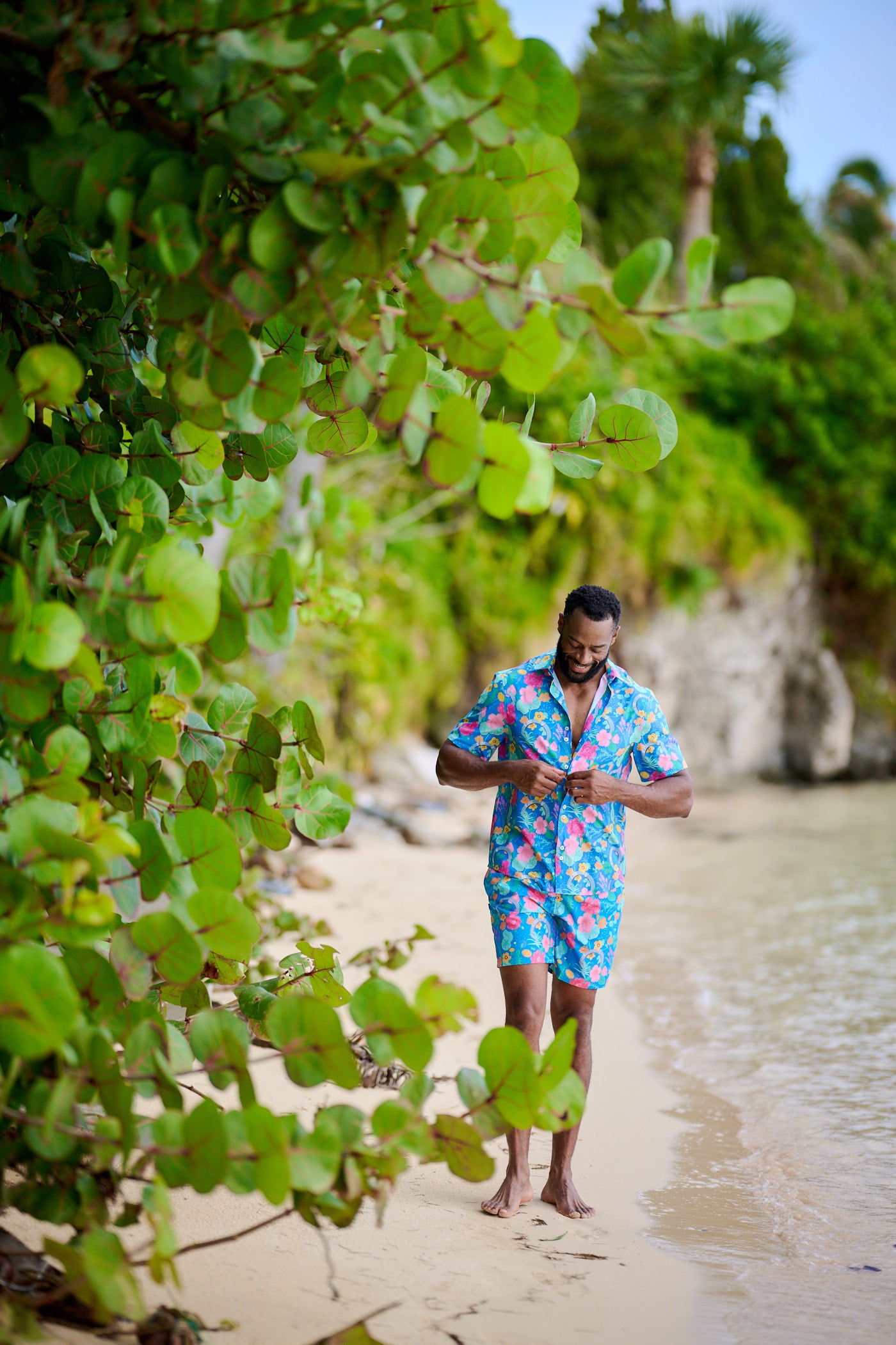 TABS Men's Short Sleeve Performance Shirt - Flowers & Moongate