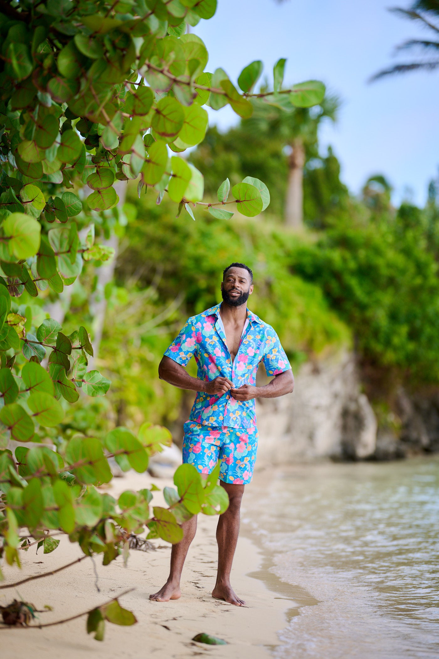 TABS Men's Short Sleeve Performance Shirt - Flowers & Moongate