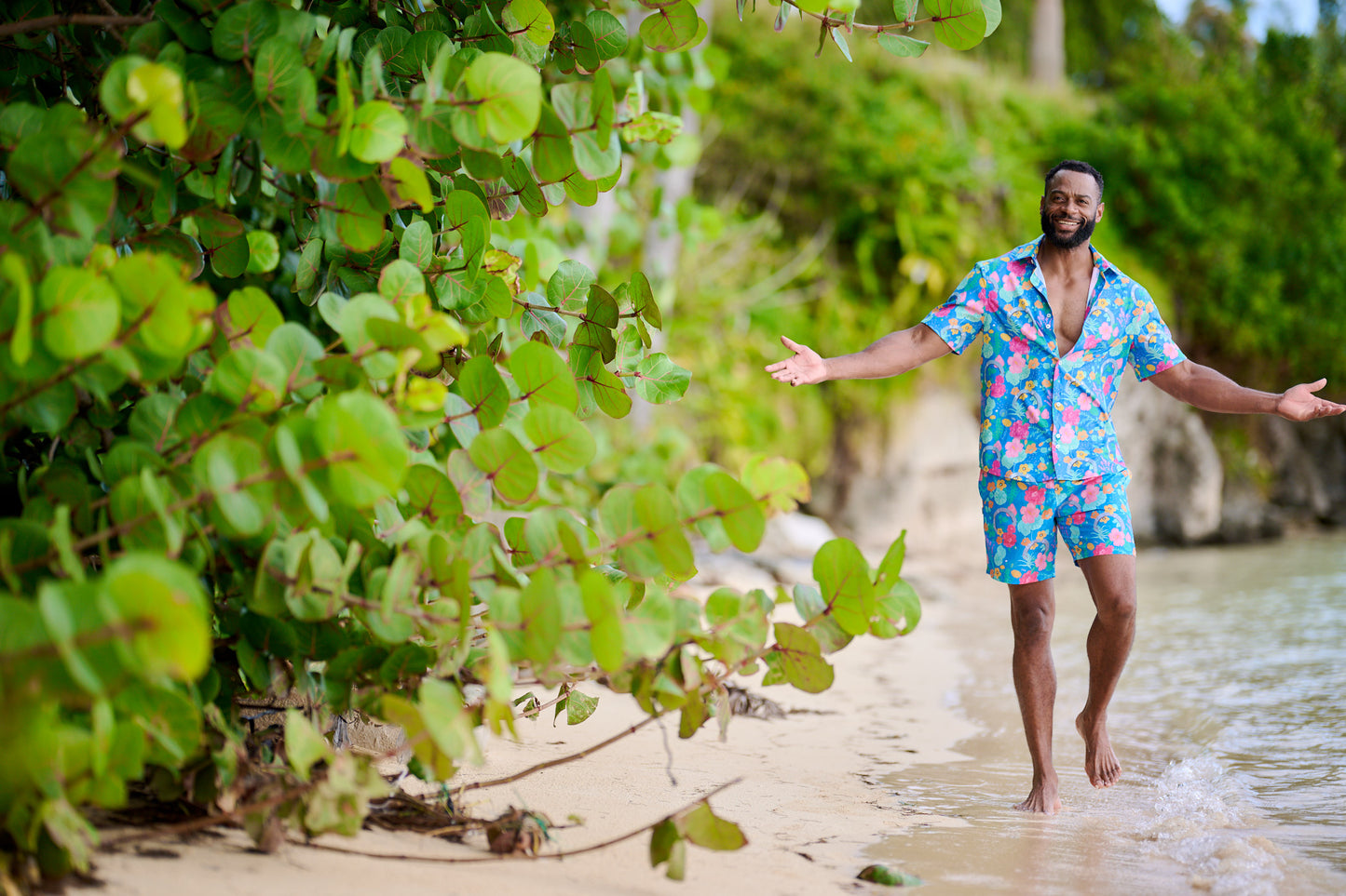 TABS Men's Short Sleeve Performance Shirt - Flowers & Moongate