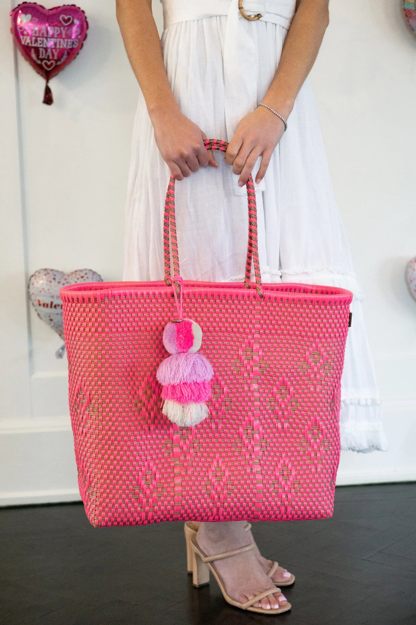 Squeeze De Citron Medium Tote - Neon Pink Blooms