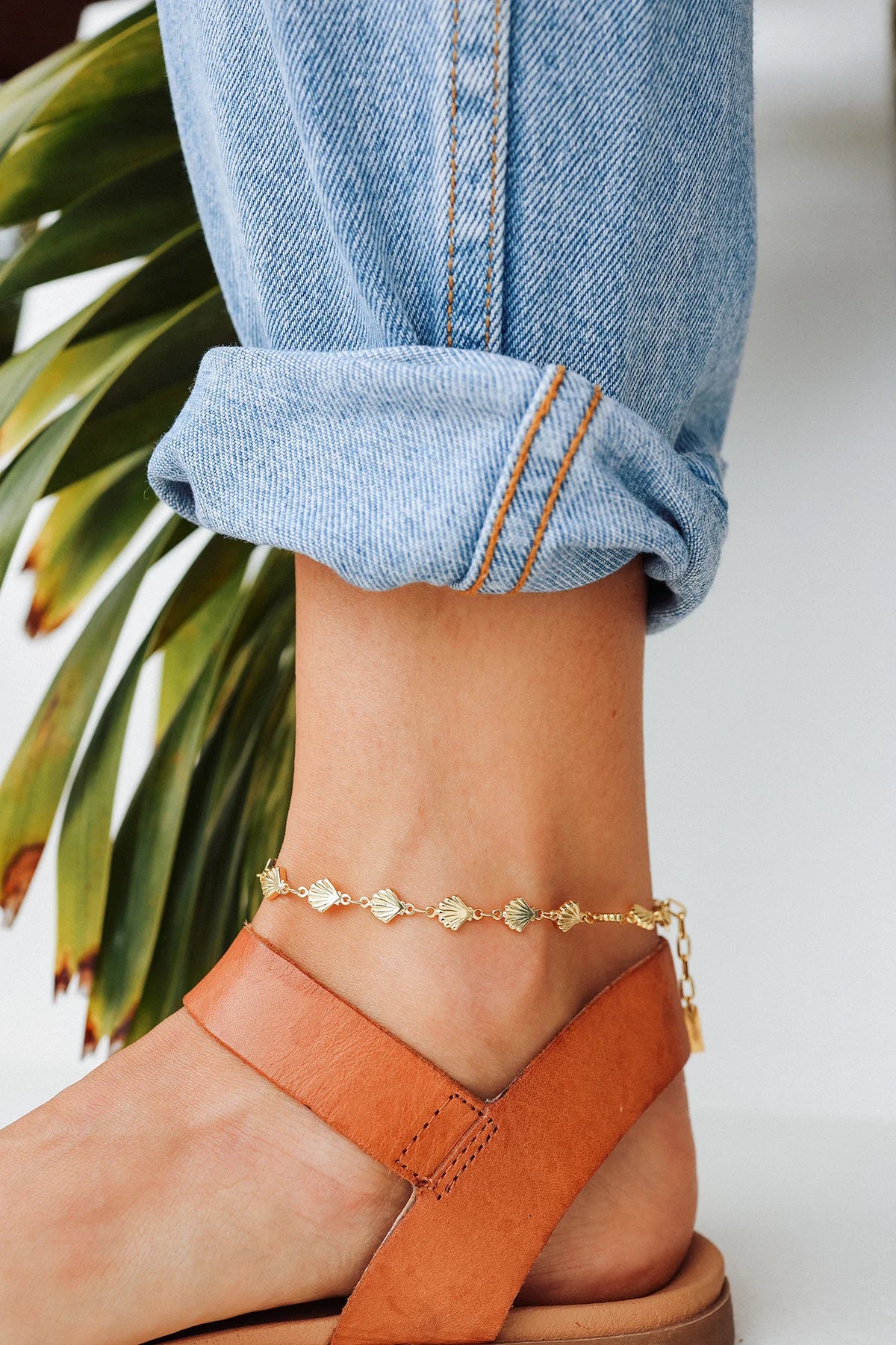 Adriana Pappas - Golden Shells Anklet