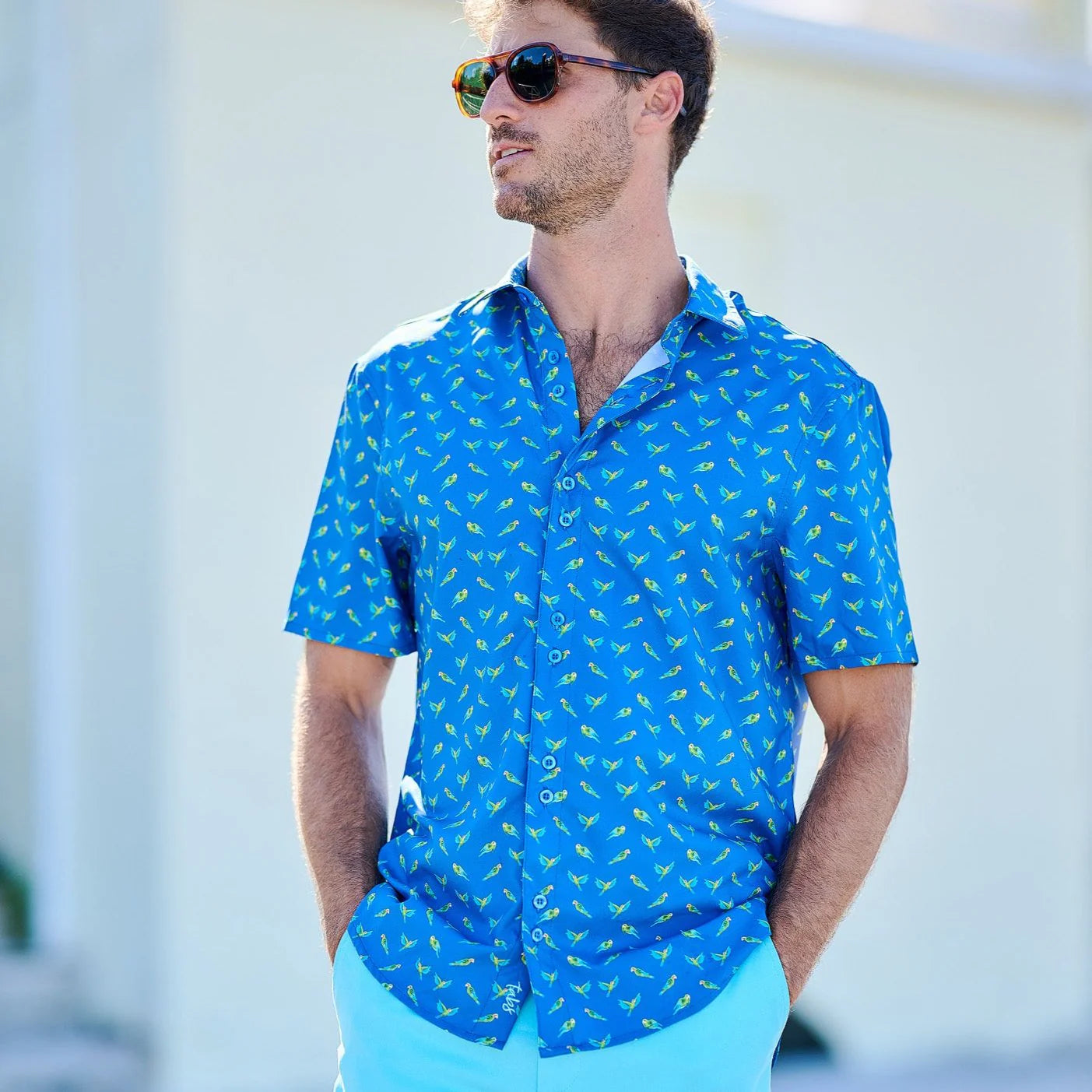 TABS Men's Short Sleeve Performance Shirt - Parrots