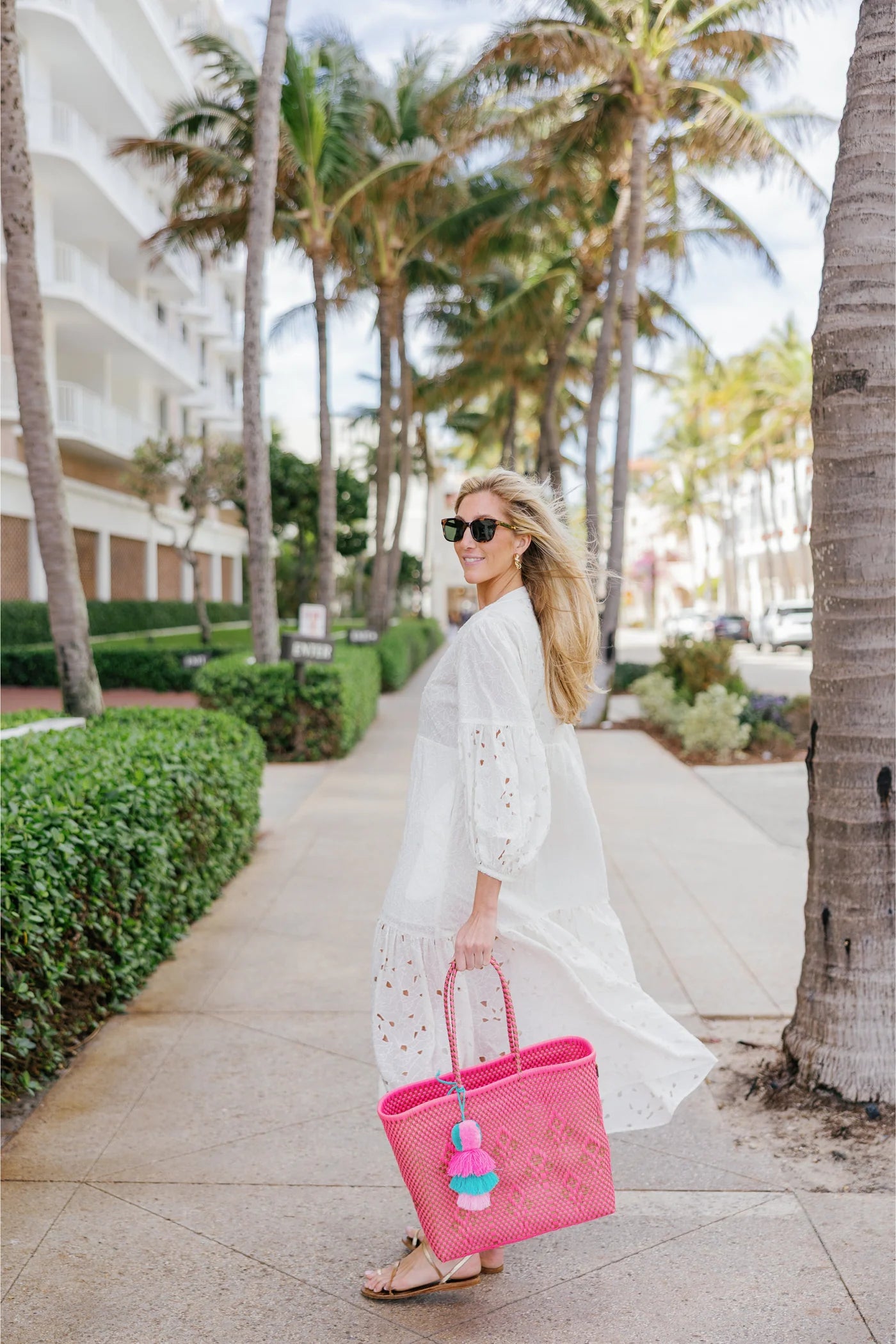 Squeeze De Citron Medium Tote - Neon Pink Blooms