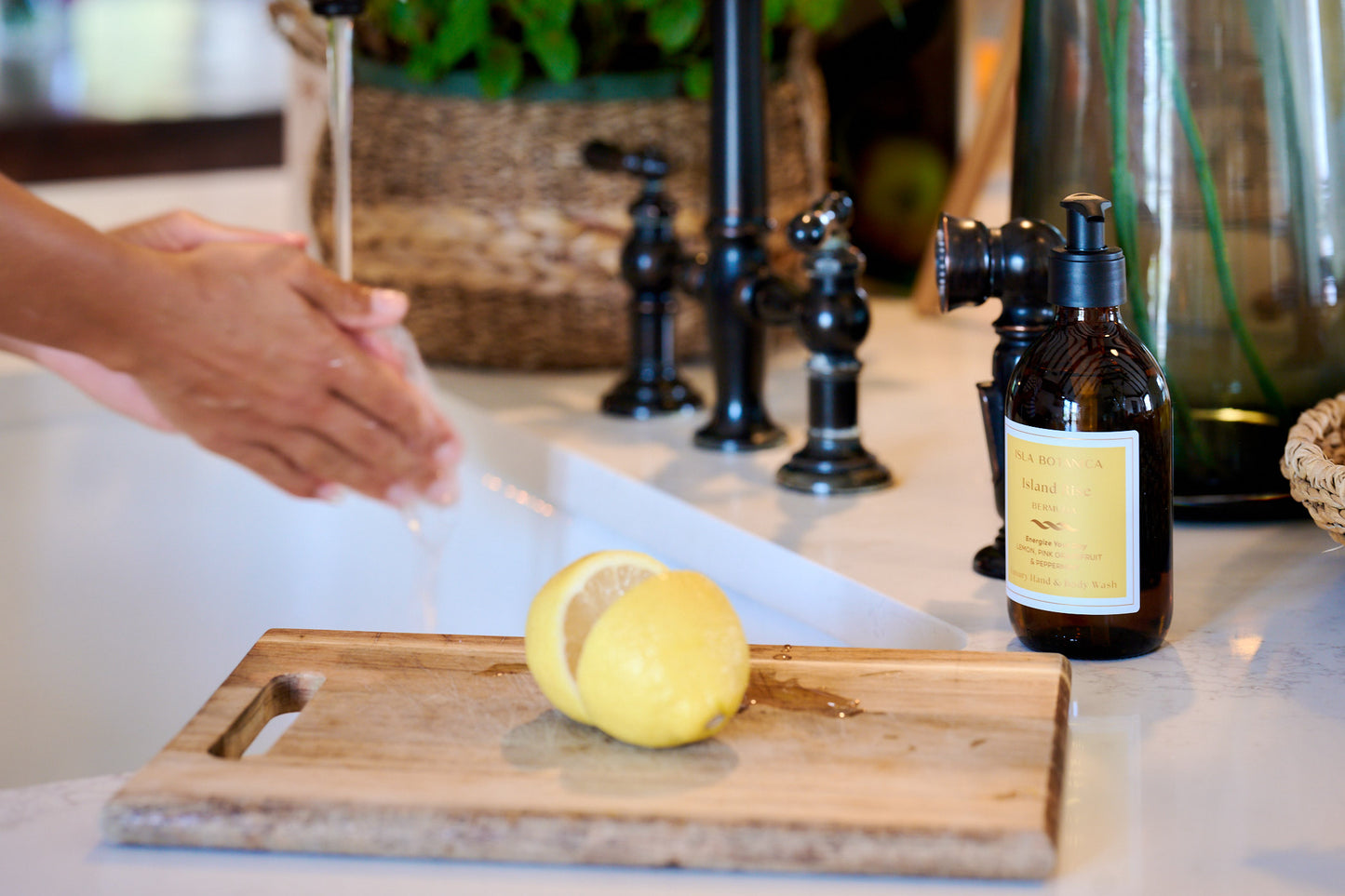 Isla Botanica Island Rise – Hand & Body Wash 300ml