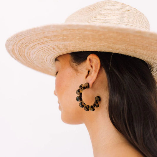 Sunshine Tienda - TORTOISE FLOWER OUTLINE HOOPS